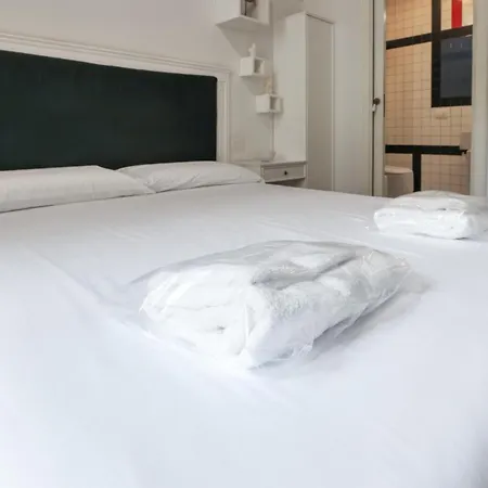 A Nest For Design Lovers In Navigli Milánó