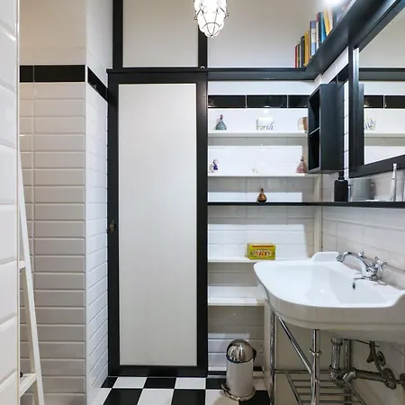 A Nest For Design Lovers In Navigli Apartman Milánó