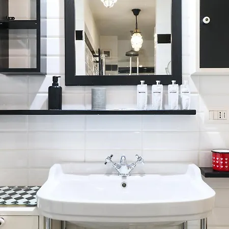 A Nest For Design Lovers In Navigli Apartman Milánó
